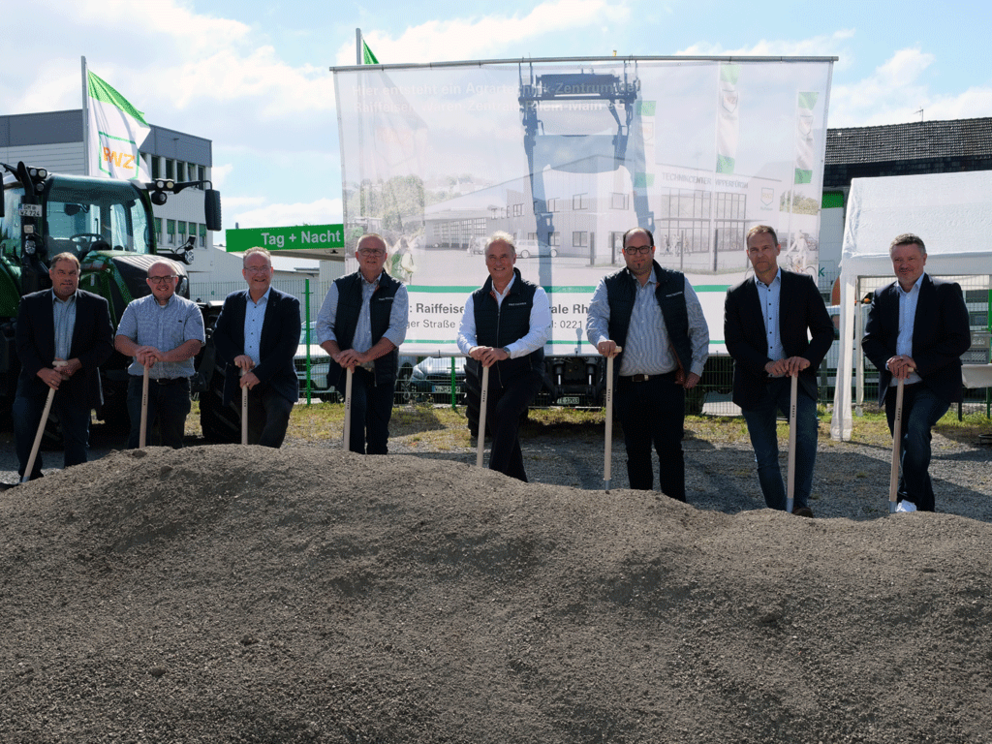 Neues Agrartechnik Zentrum Spatenstich in Wipperfürth Raiffeisen